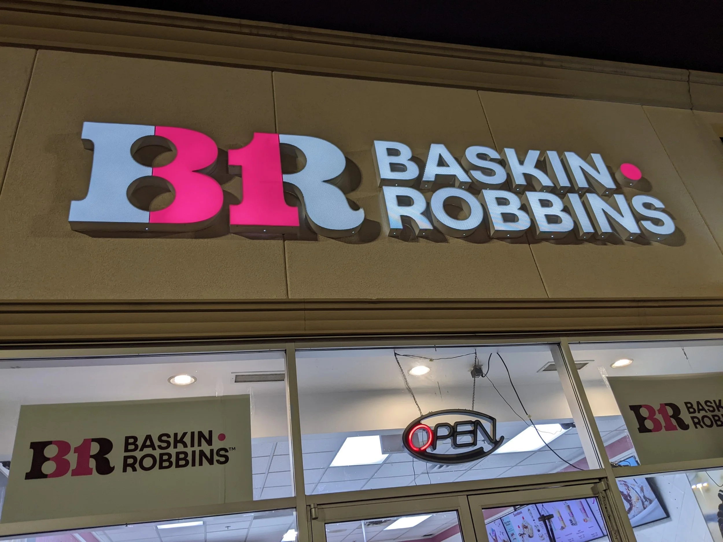 Baskin Robbins Signage Project | Everest Signs Toronto — Everest Signs